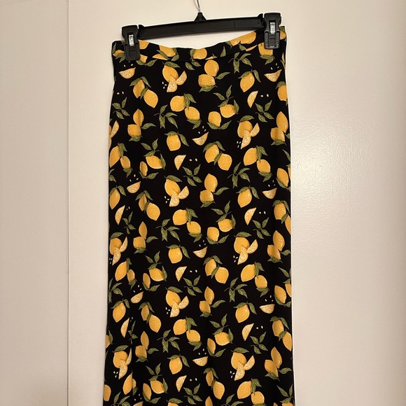 Reformation Bea Skirt Size 2 Lemon Drop - Picture 3 of 6